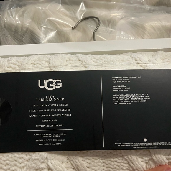 New UGG LITA table runner in the color snow 14x90 - Picture 6 of 6